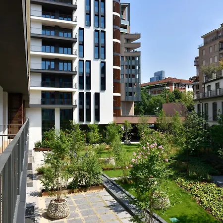 ميلانو فيرتيكال | أونا إسبيرينزي ميلان