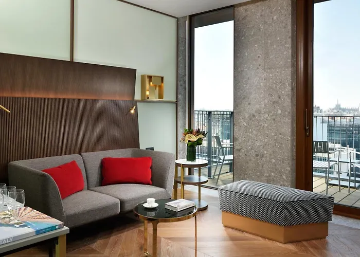 Verticale | Esperienze Milánó