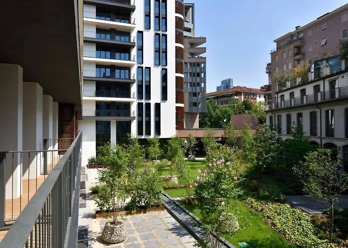 Verticale | Esperienze Milánó