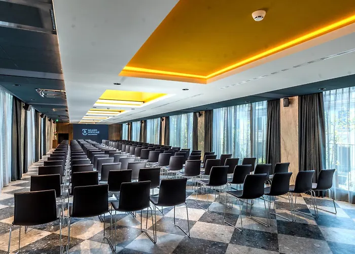 Verticale | Esperienze Szálloda Milánó